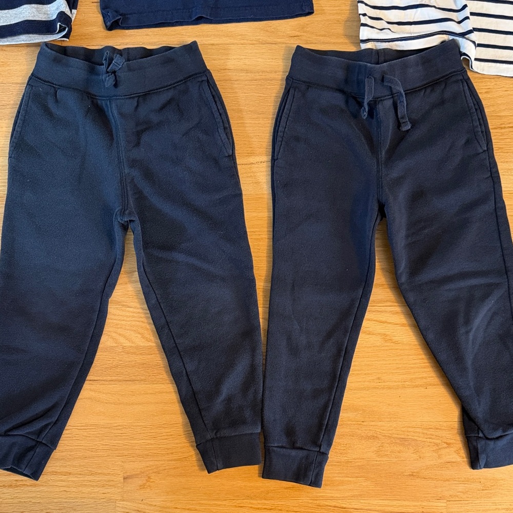 Kids 6 pc Casual Cozy Graphic Tees, and joggers bundle, Size 5/6 - Picture 9 of 14